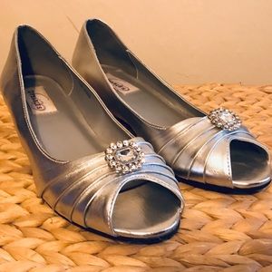 Silver wedges